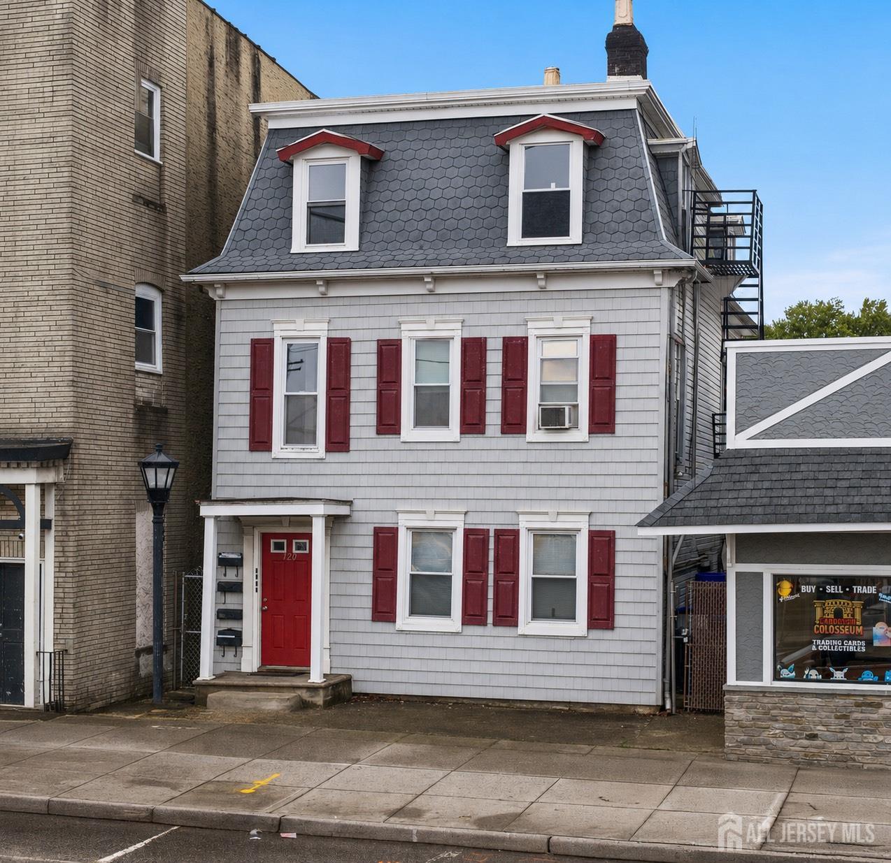 Photo of 120 S Broadway