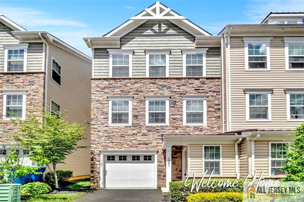 Photo of 1501 Hights Farm Road 1501