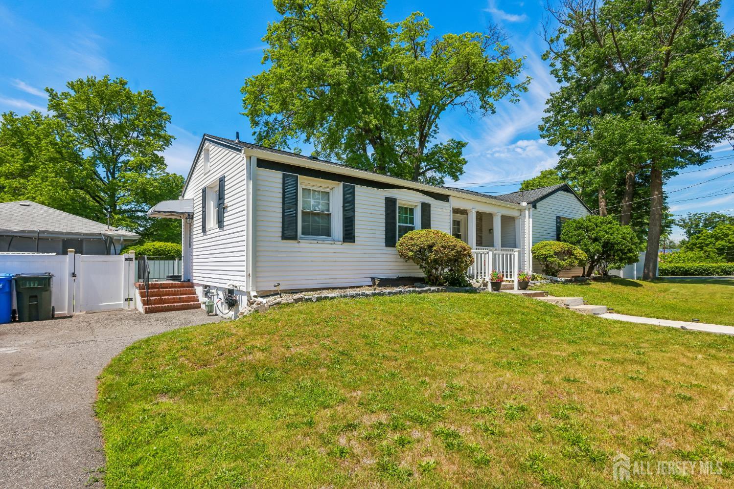 Homes for sale in Fords, NJ | 141 Grant Ave, Fords, NJ 08863 | MLS# 2616280R