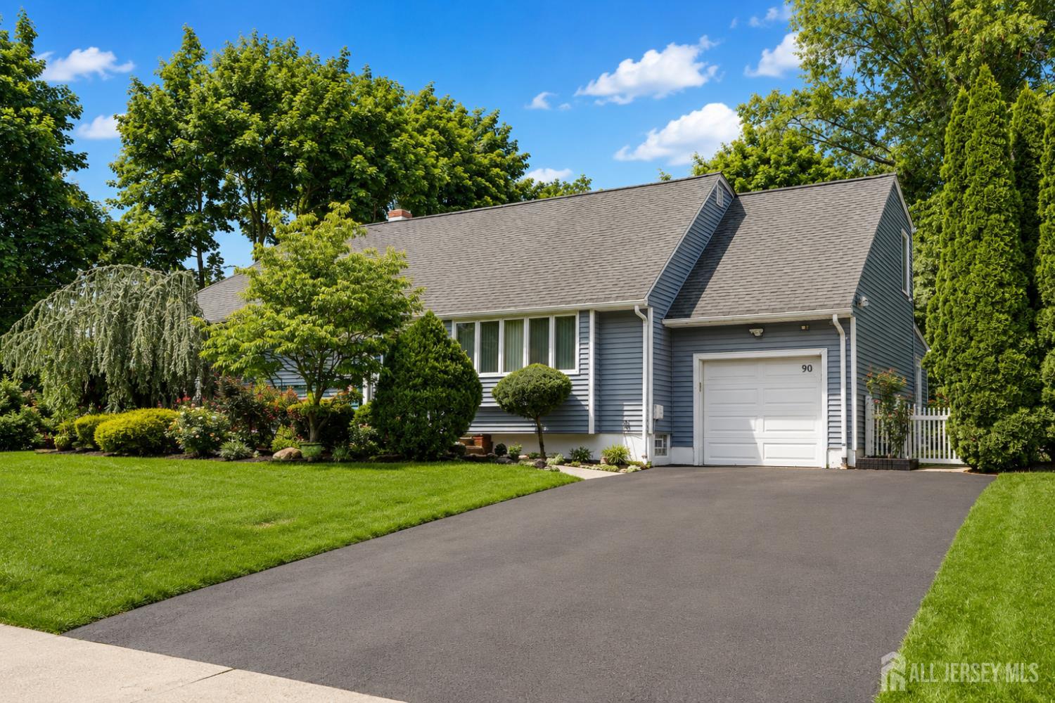 Photo of 90 Farms Road Circle, East Brunswick NJ