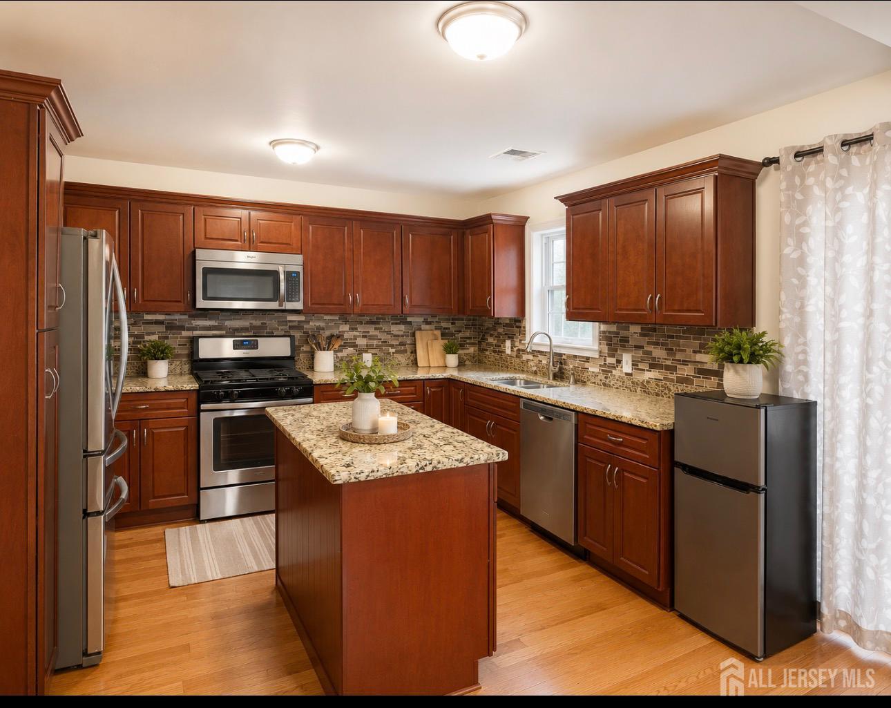 Homes for sale in Fords, NJ | 7 Paul St, Fords, NJ 08863 | MLS# 2616631R