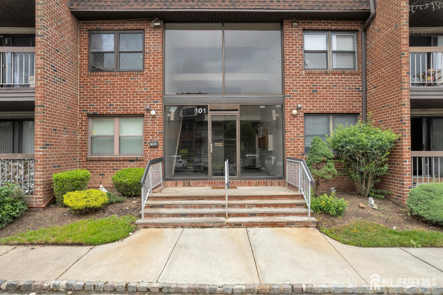 Homes for sale in Middlesex, NJ | 101 Beverly Hill Ter, Middlesex, NJ 07095 | MLS# 2616619R
