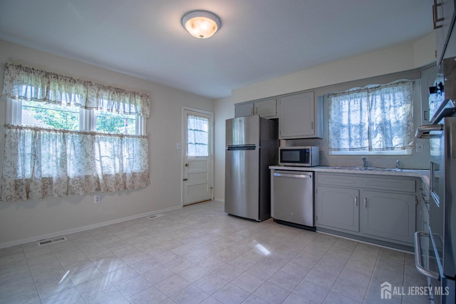 Homes for sale in Milltown, NJ | 14 Tracey Dr, Milltown, NJ 08850 | MLS# 2616485R