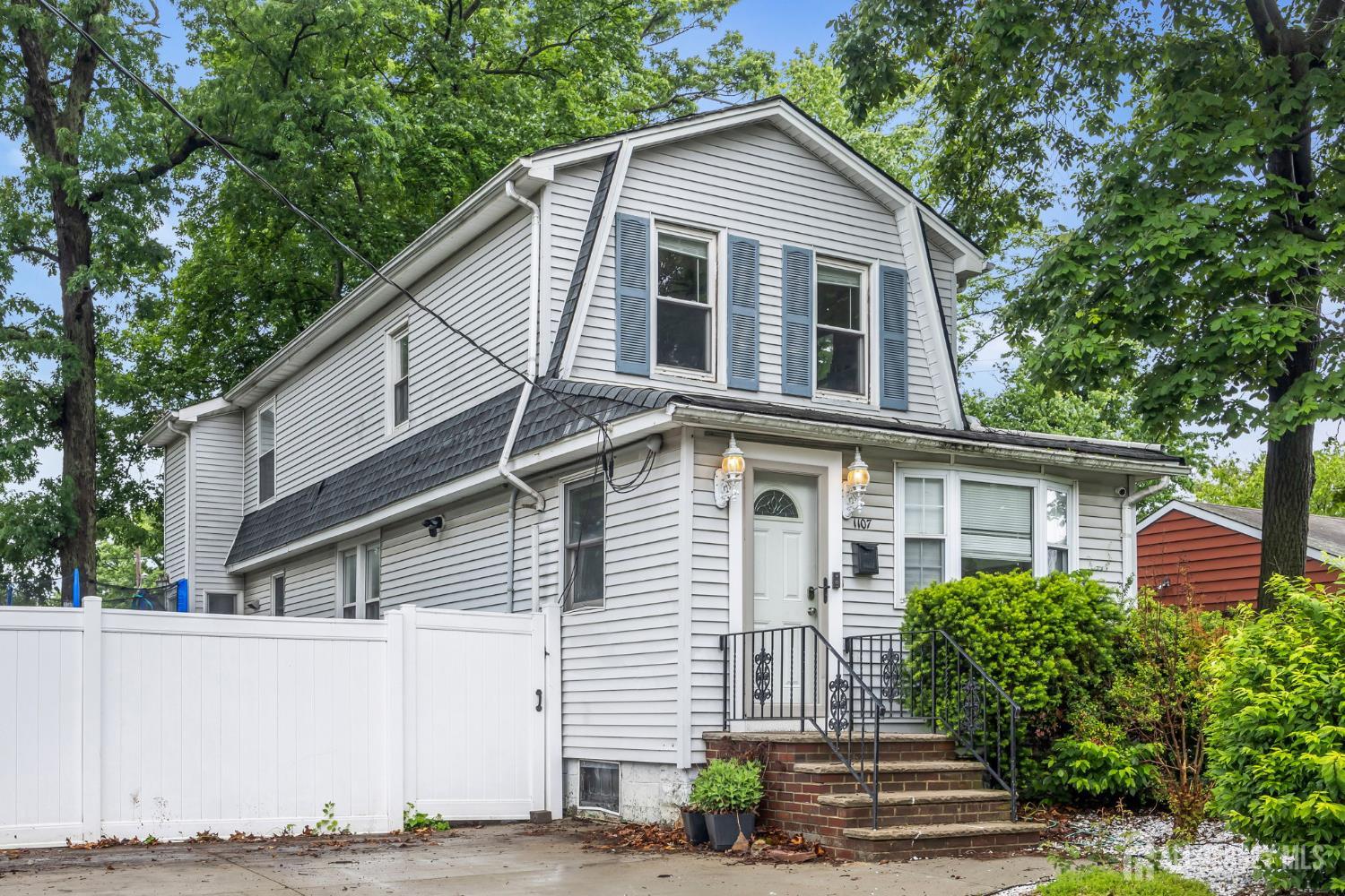 Photo of 1107 Cook Avenue