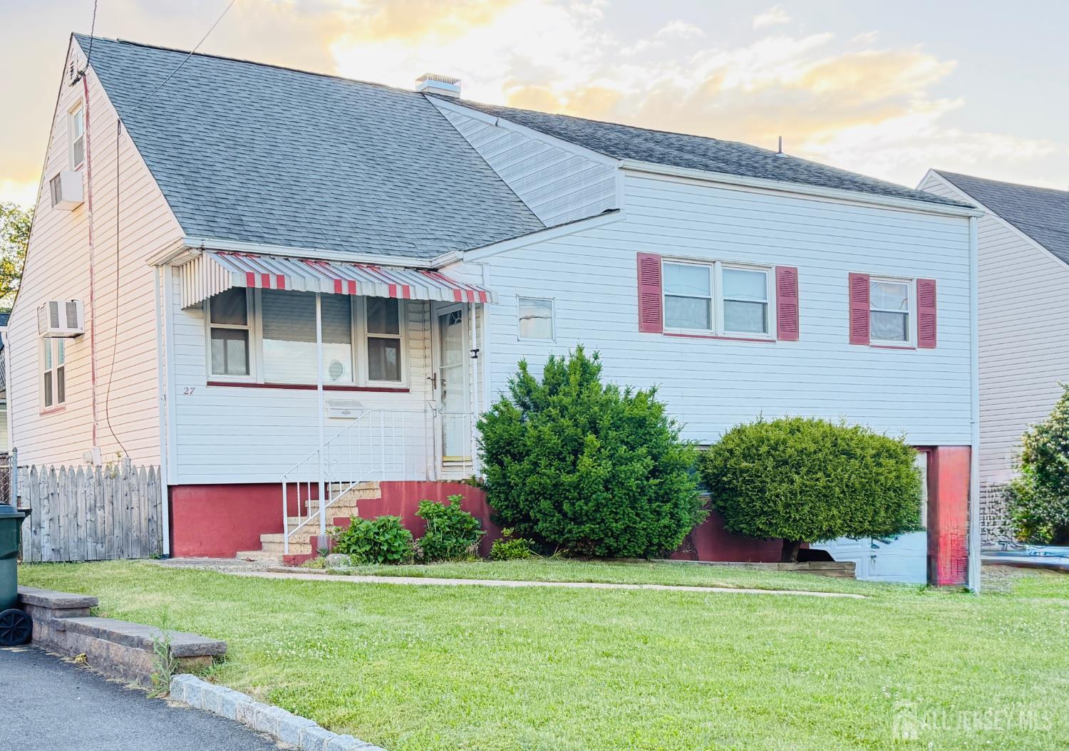 Homes for sale in Fords, NJ | 27 Concannon Dr, Fords, NJ 08863 | MLS# 2616777R