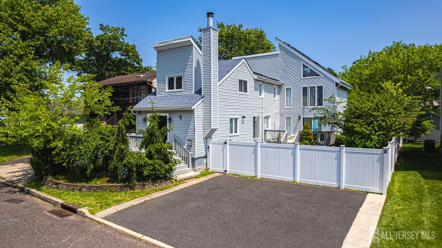 Photo of 76 Woodland Drive