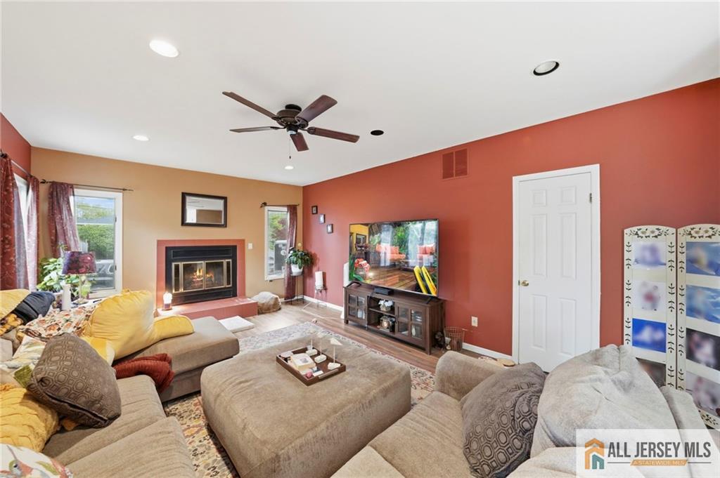 Homes for sale in Colonia, NJ | 121 W Hill Rd, Colonia, NJ 07067 | MLS# 2661762M