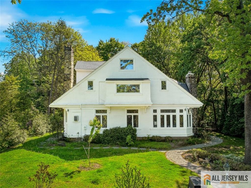 Homes for sale in Metuchen, NJ | 56 Oak Ave, Metuchen, NJ 08840 | MLS# 2661643M