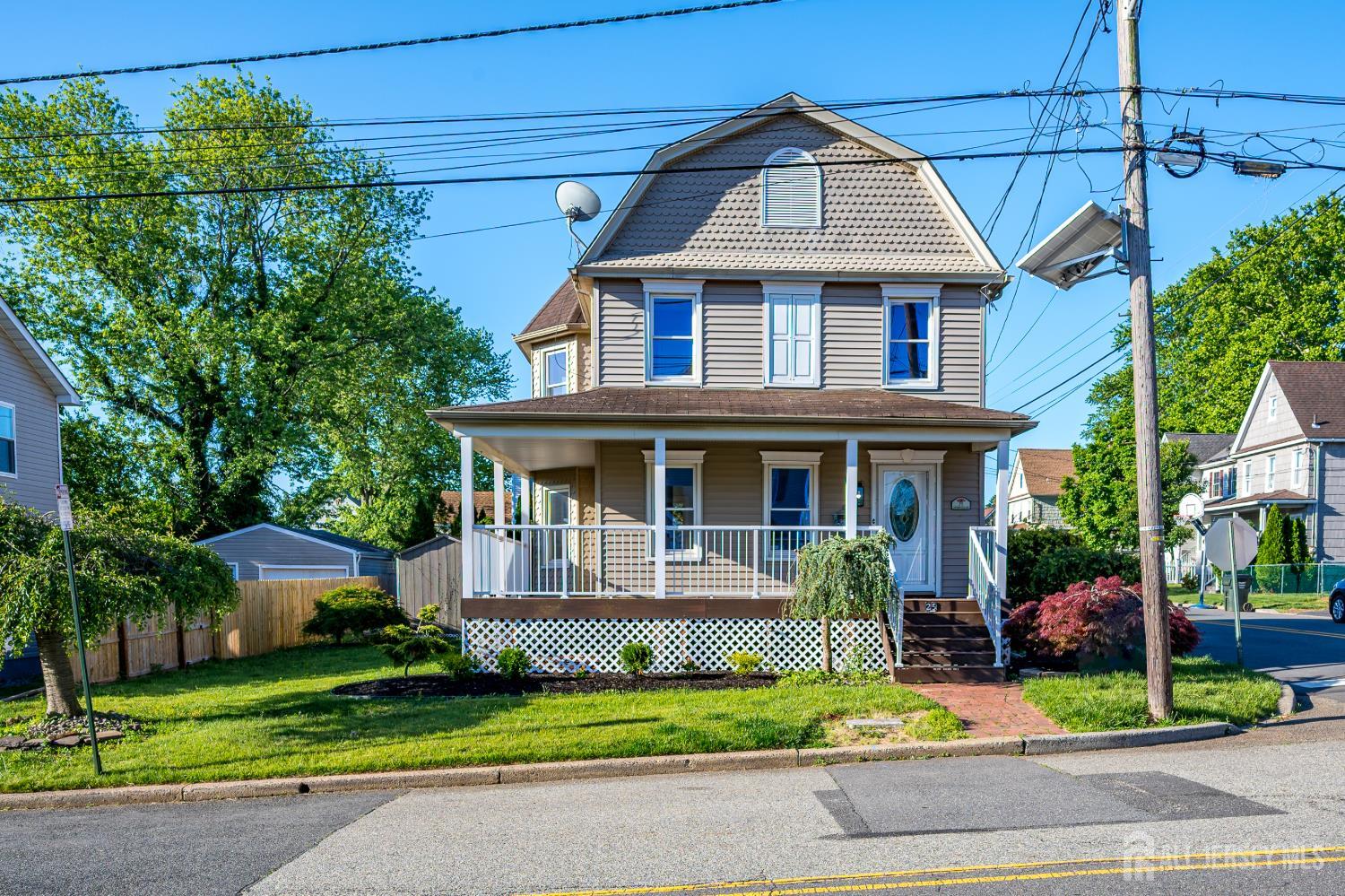 25 Homestead Avenue