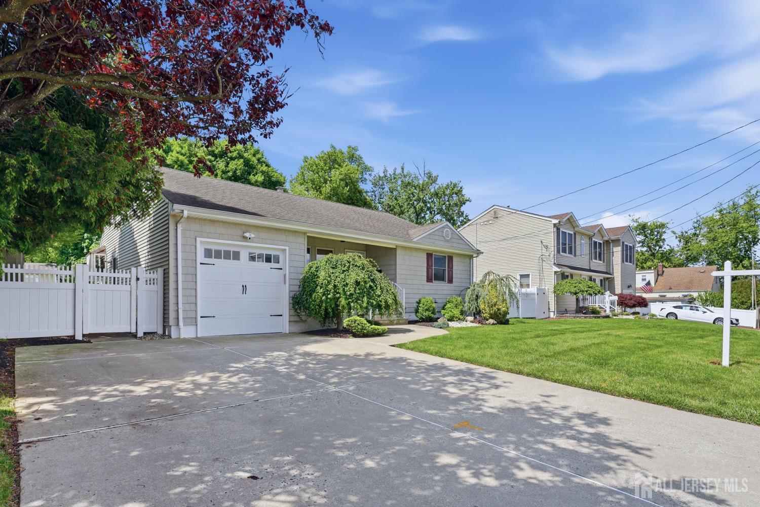 Homes for sale in Colonia, NJ | 31 Middle Hill Rd, Colonia, NJ 07067 | MLS# 2616586R