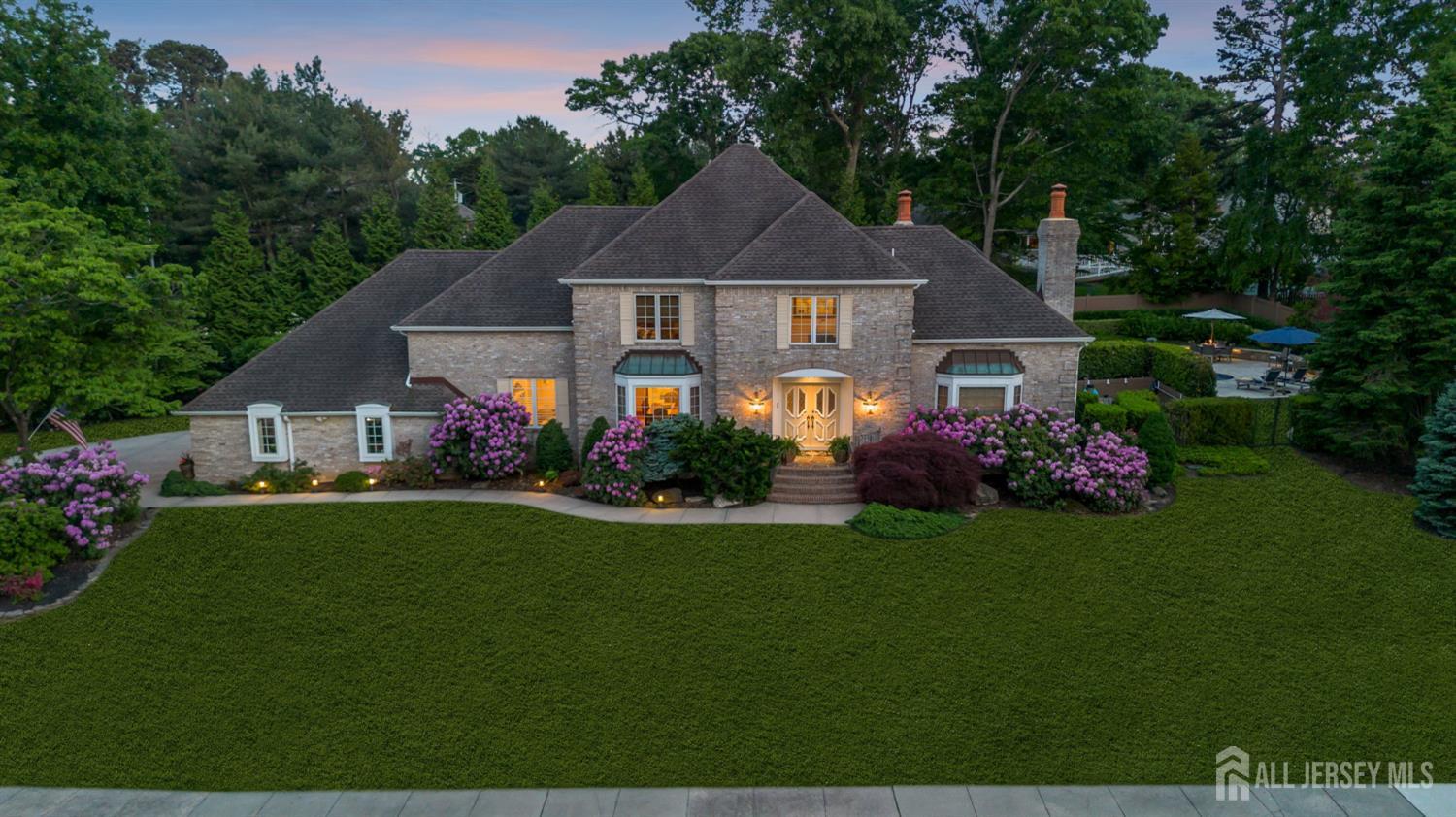 Photo of 615 Winding River Road