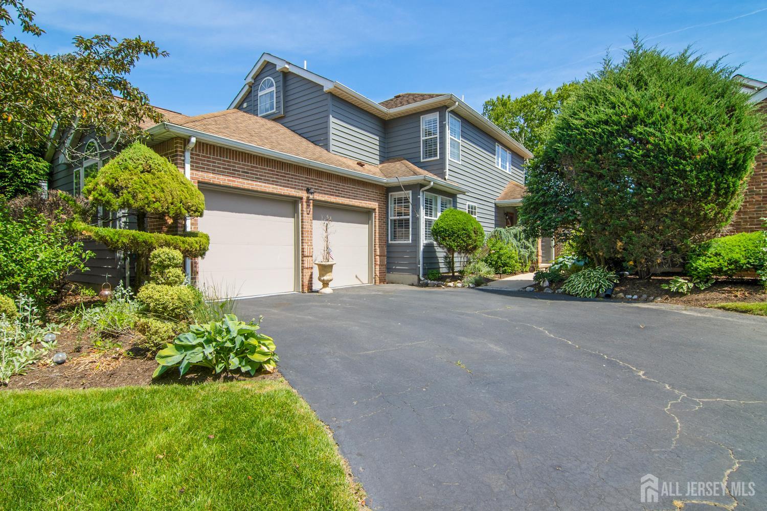 Photo of 19 Fairway Boulevard