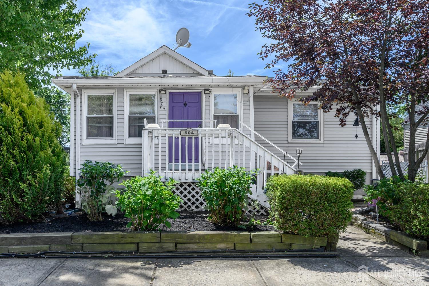 Photo of 904 Central Avenue