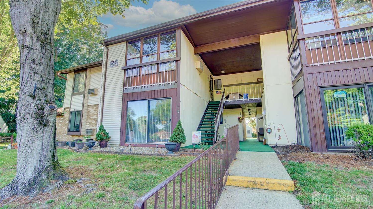 86 Arrowood Road #G, Manalapan, 07726, NJ