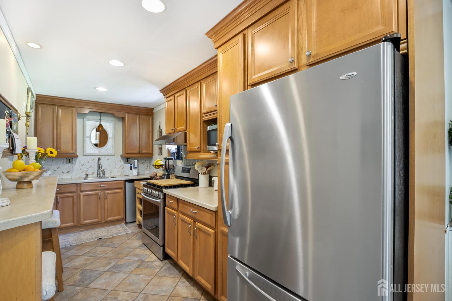 Listing photo 6