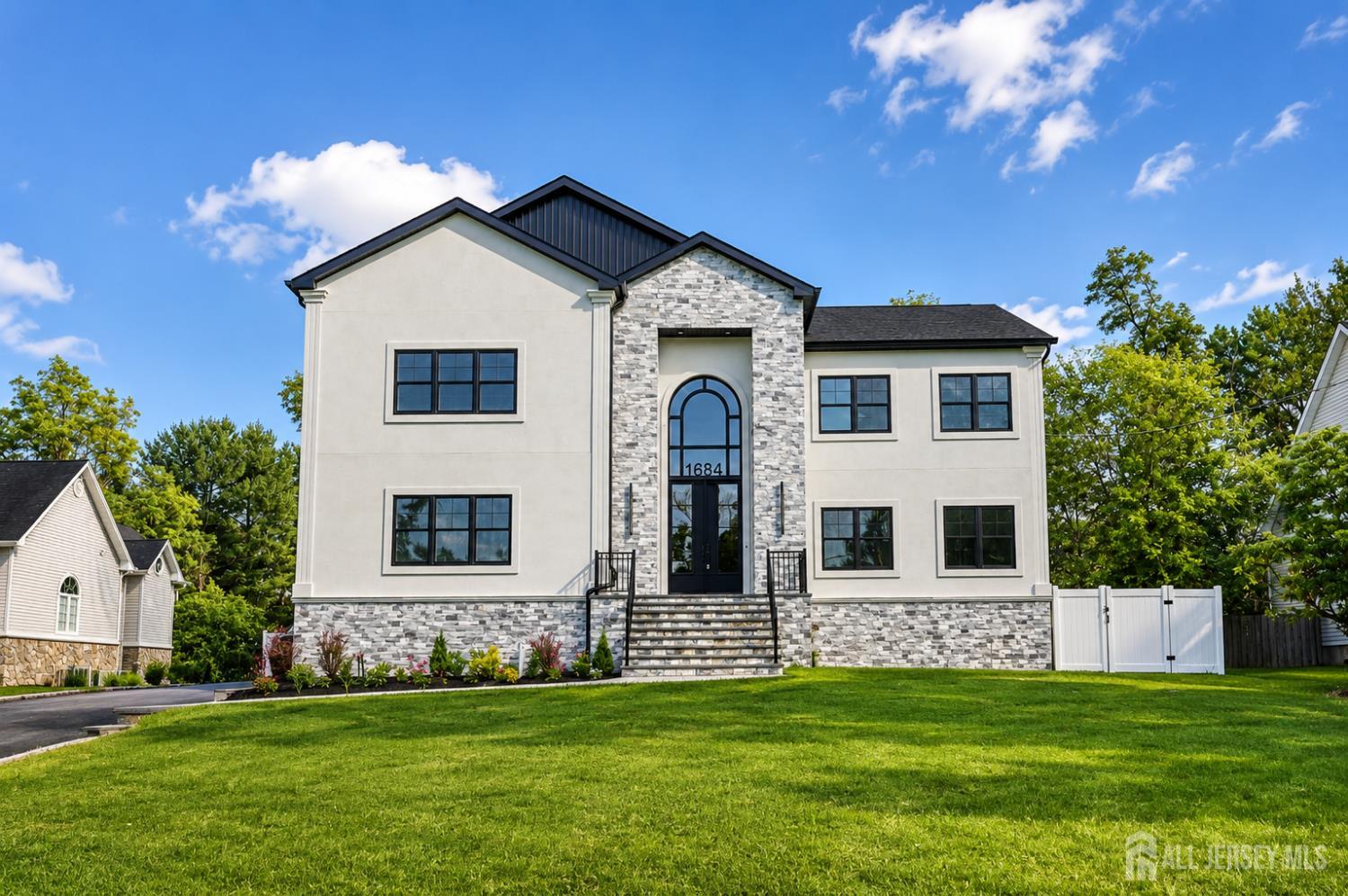 1684 Frank Street, Edison, NJ 08820