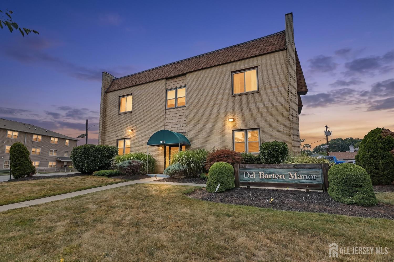 300 W Munsell Avenue W CC5