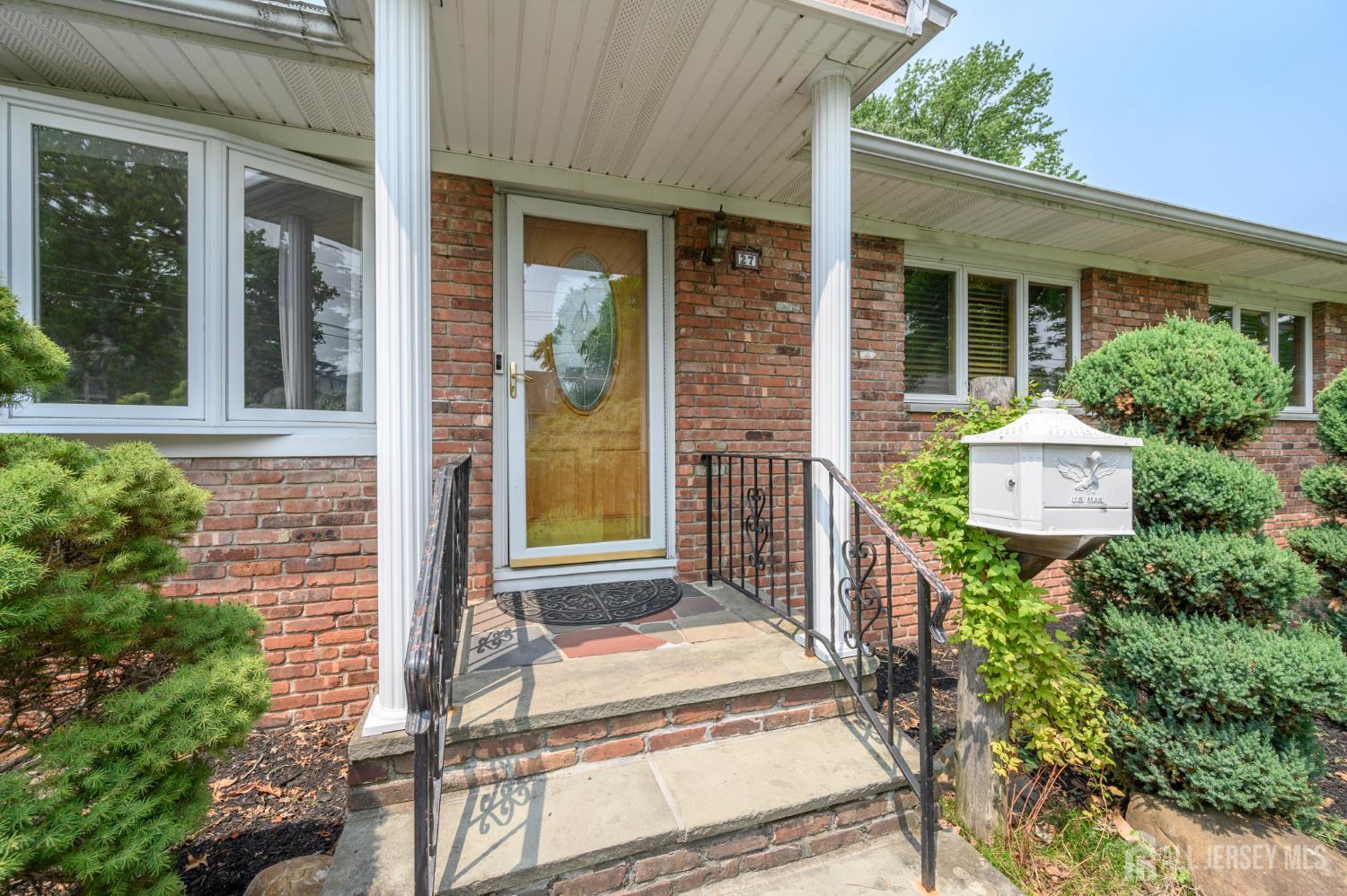 Homes for sale in Colonia, NJ | 27 Fagan Pl, Colonia, NJ 07067 | MLS# 2700792R
