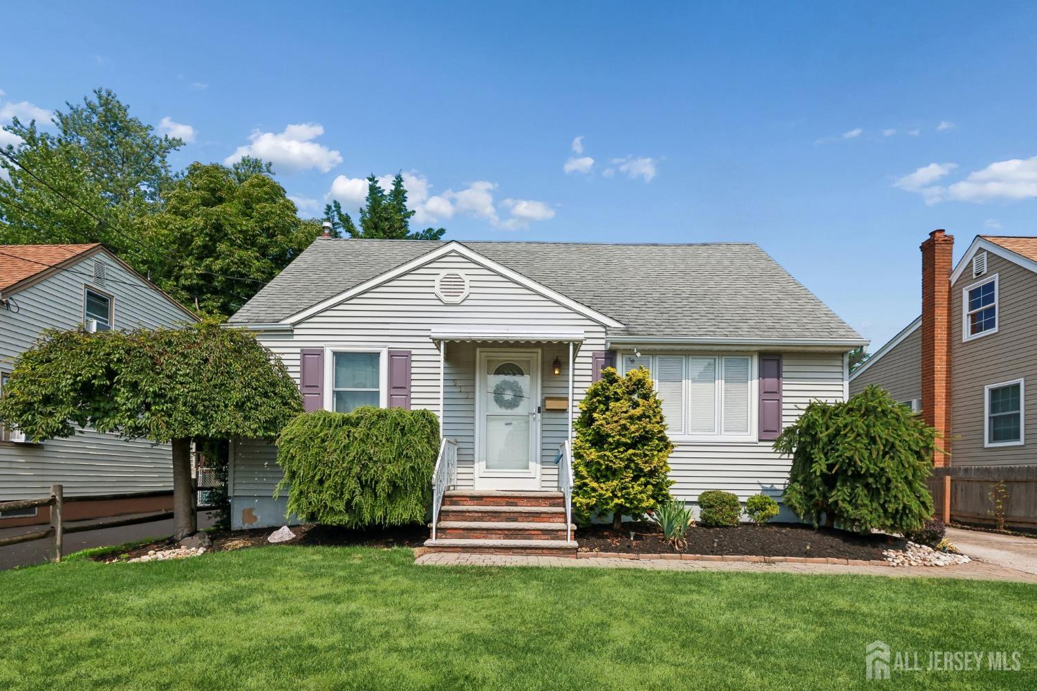 Homes for sale in Woodbridge Proper, NJ | 517 Joseph Ave, Woodbridge Proper, NJ 07095 | MLS# 2700101R