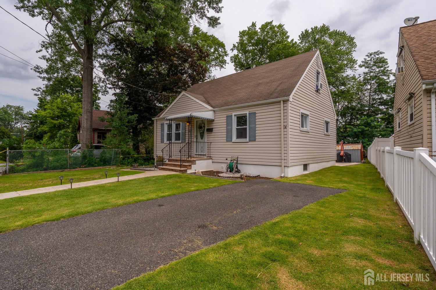Homes for sale in Rahway, NJ | 225 Linden Ave, Rahway, NJ 07065 | MLS# 2700904R