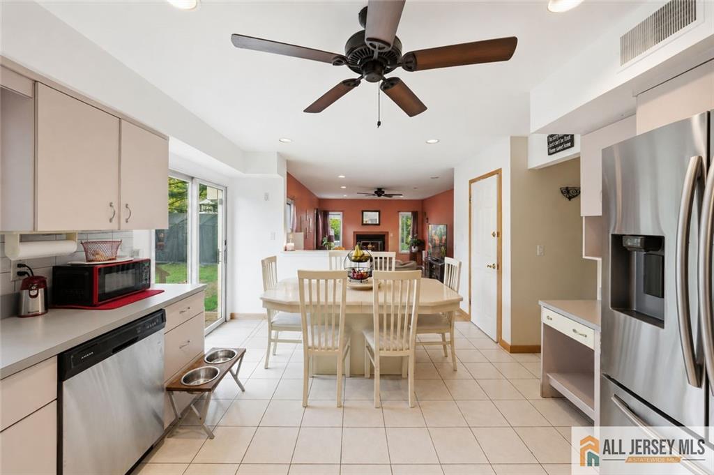 Homes for sale in Colonia, NJ | 121 W Hill Rd, Colonia, NJ 07067 | MLS# 2661762M