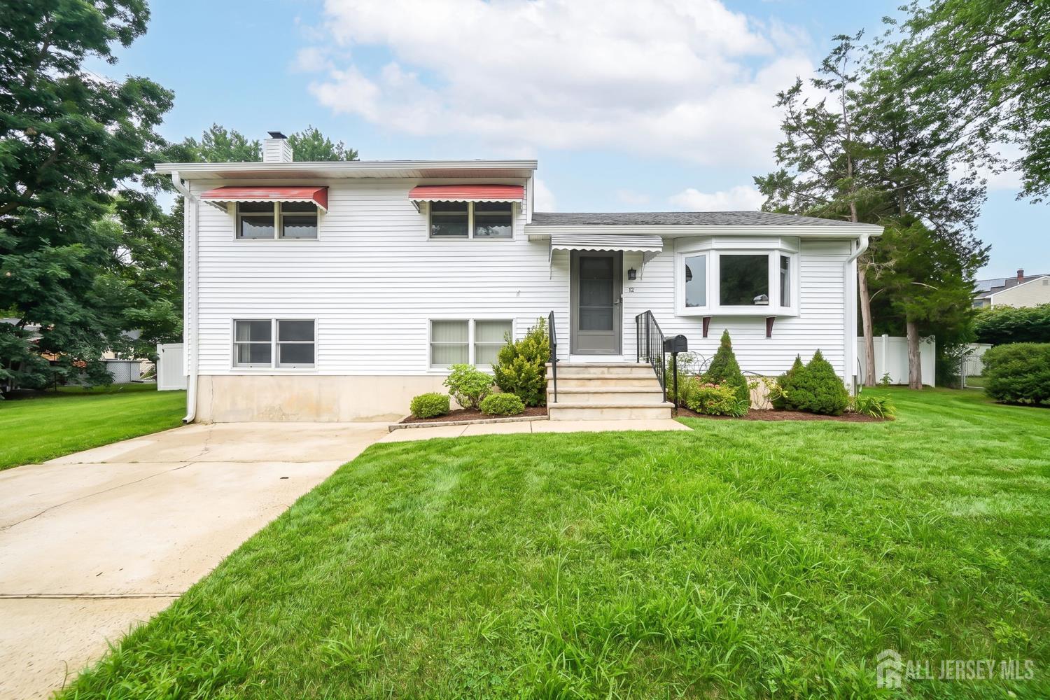 12 Gover Court, Spotswood, NJ 08884