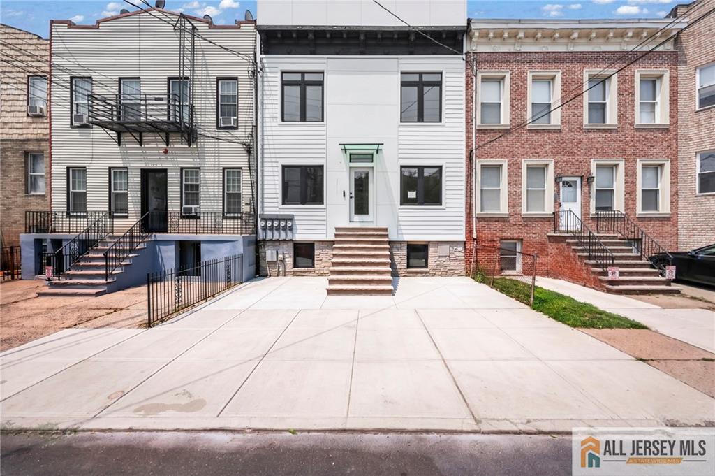 291 New York Avenue 3