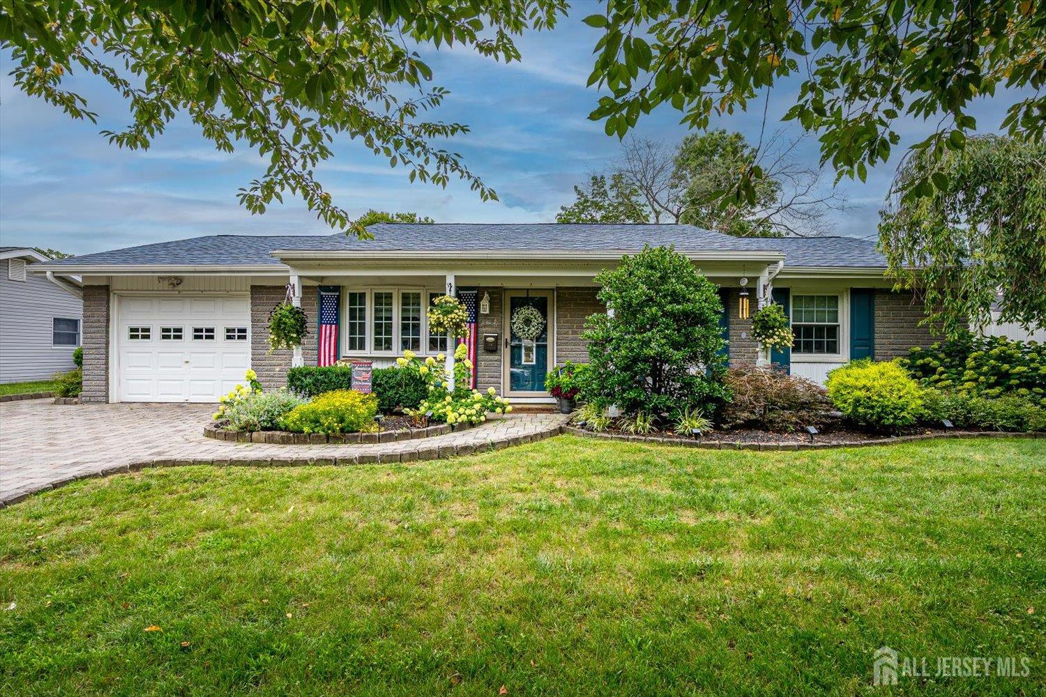 Featured listings