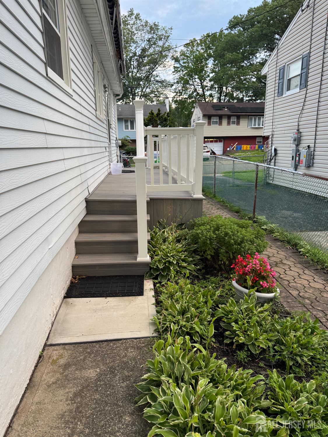 31st image of 211 E Louis Pl E, Iselin, NJ 08830 | MLS# 2701986R