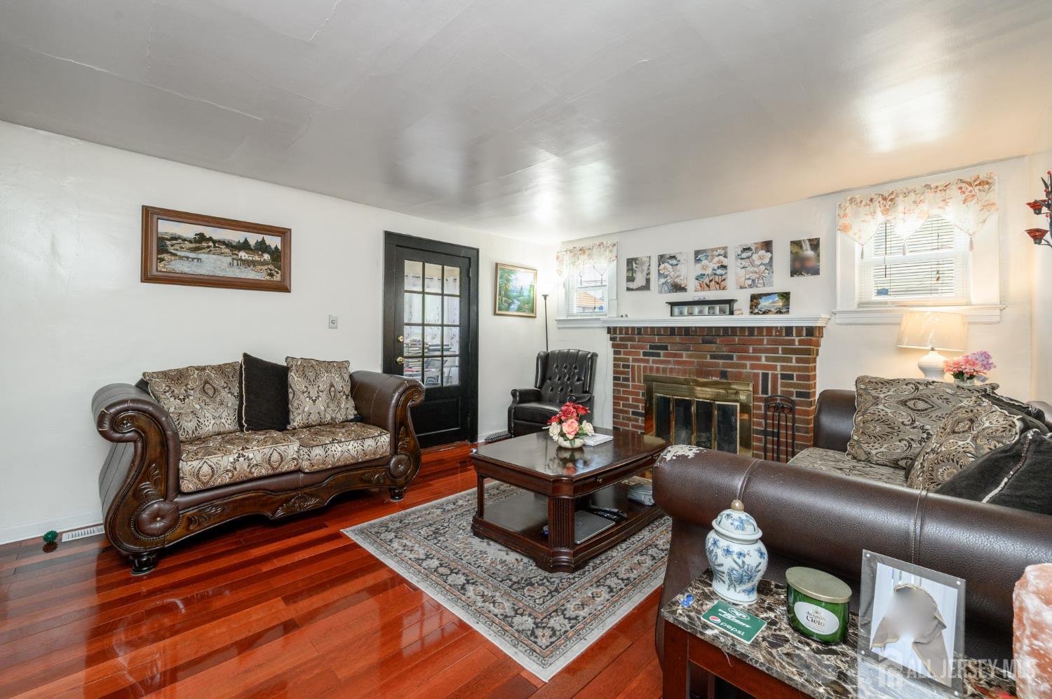 Listing photo 7