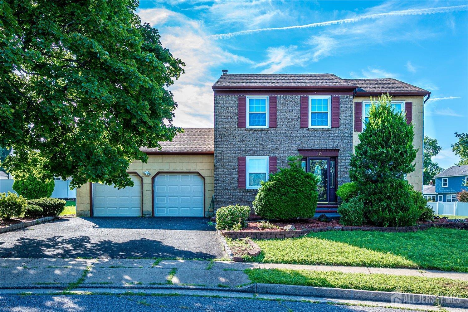 1st image of 10 Patriot Ct, Edison, NJ 08820 | MLS# 2701889R