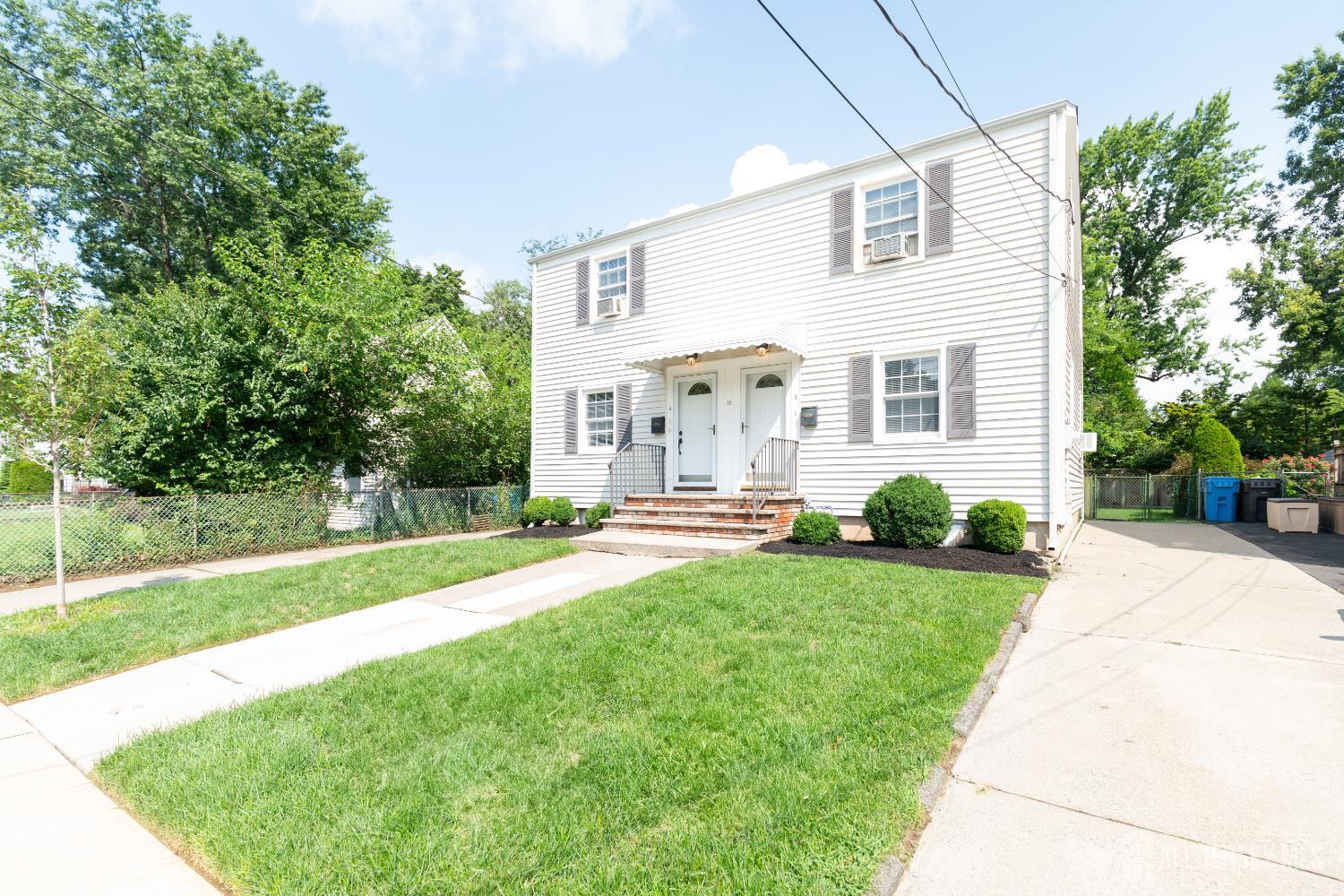 3rd image of 11 Mayfield Pl, Metuchen, NJ 08840 | MLS# 2702234R