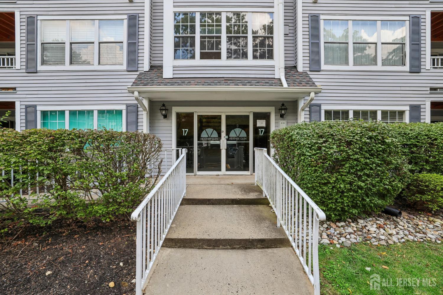 3rd image of 1702 Tanglewood Ct, Helmetta, NJ 08828 | MLS# 2702196R