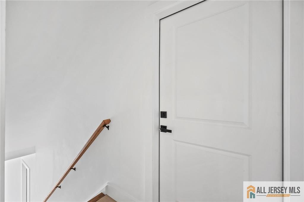 5th image of 291 New York Ave, Jersey City, NJ 07307