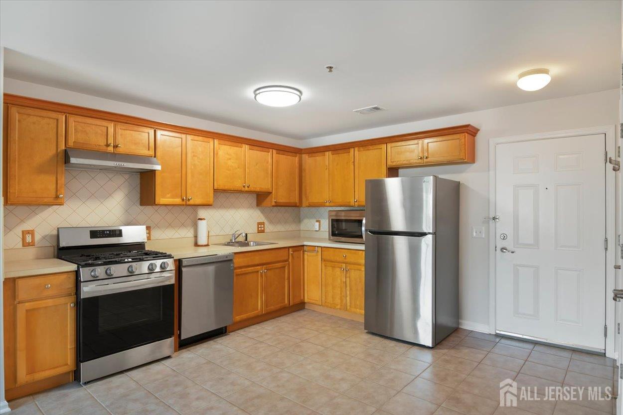 5th image of 111 Liddle Ave, Edison, NJ 08837 | MLS# 2702777R