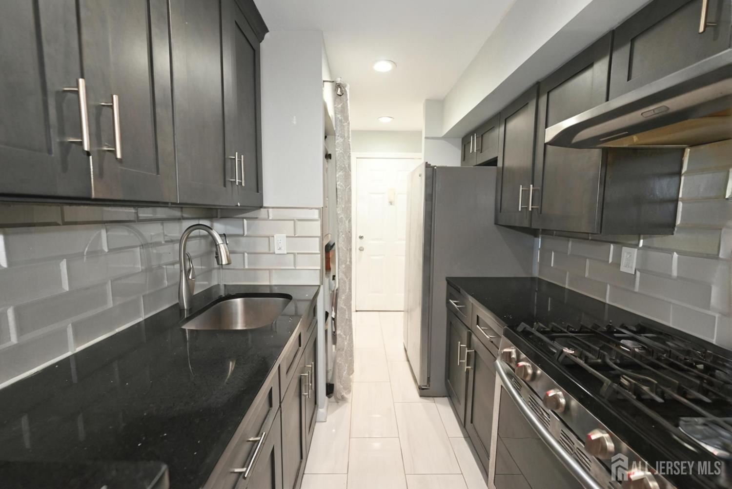 4th image of 3905 Balsam Wy, Basking Ridge, NJ 07920 | MLS# 2702808R