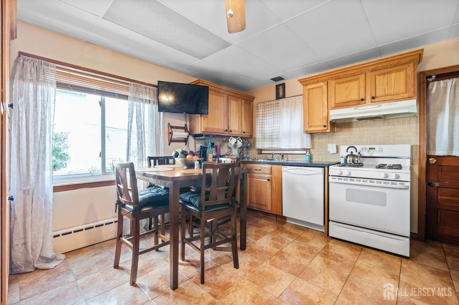 5th image of 11 Charles St, South River, NJ 08882 | MLS# 2702054R
