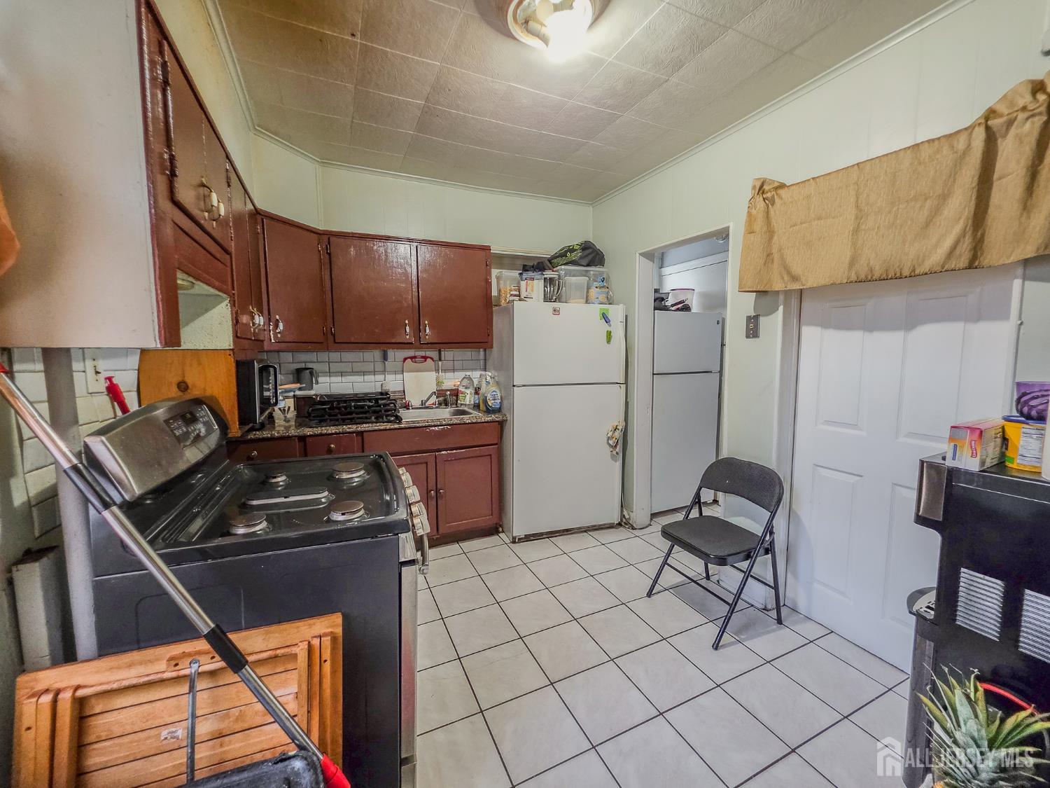 2nd image of 10 Ball St, New Brunswick, NJ 08901 | MLS# 2702642R