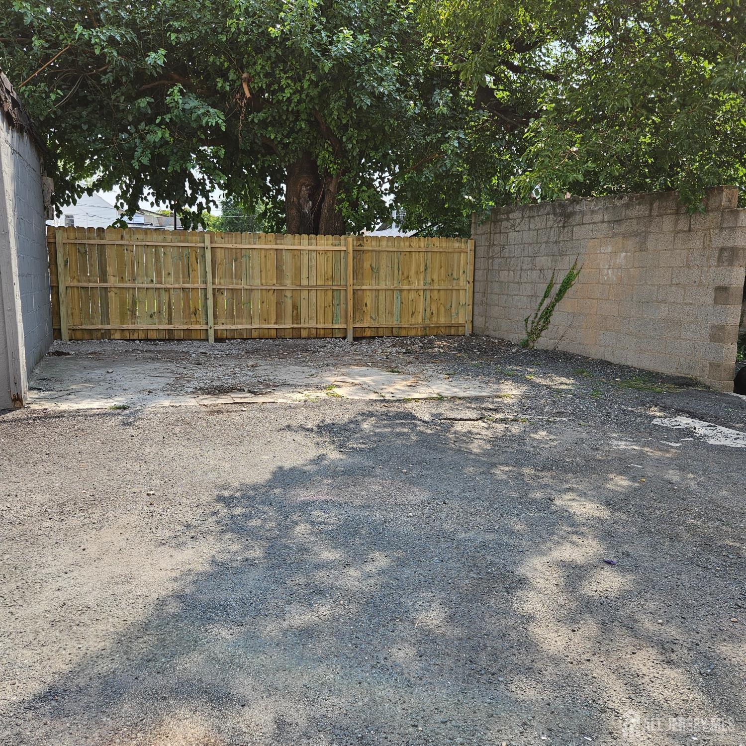 Listing photo 6