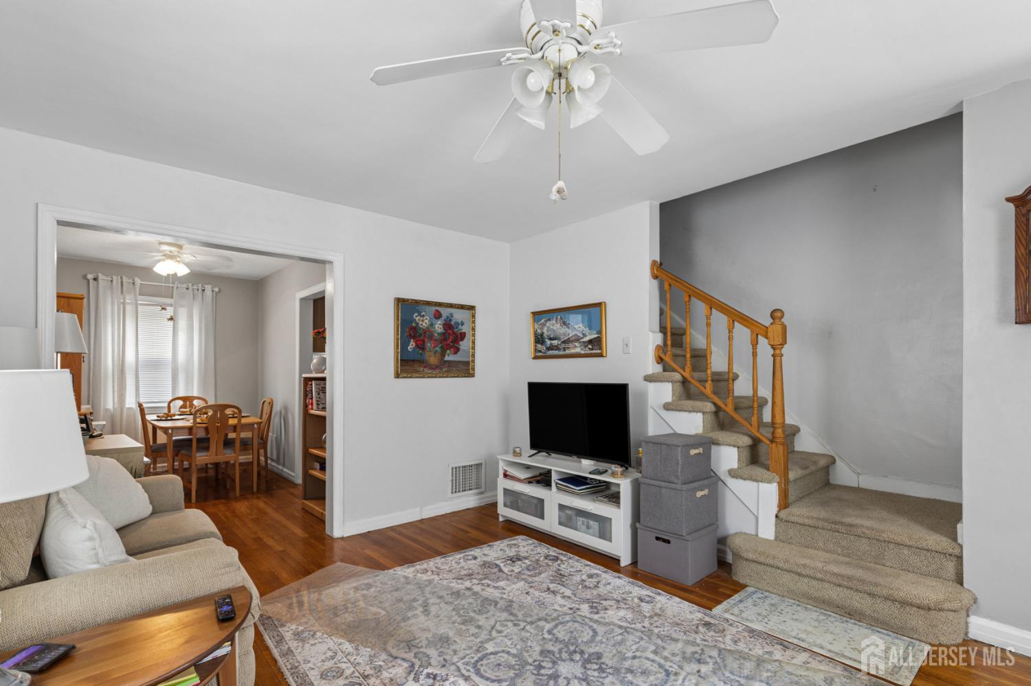 5th image of 582 Garden Ave, Woodbridge Proper, NJ 07095 | MLS# 2702799R