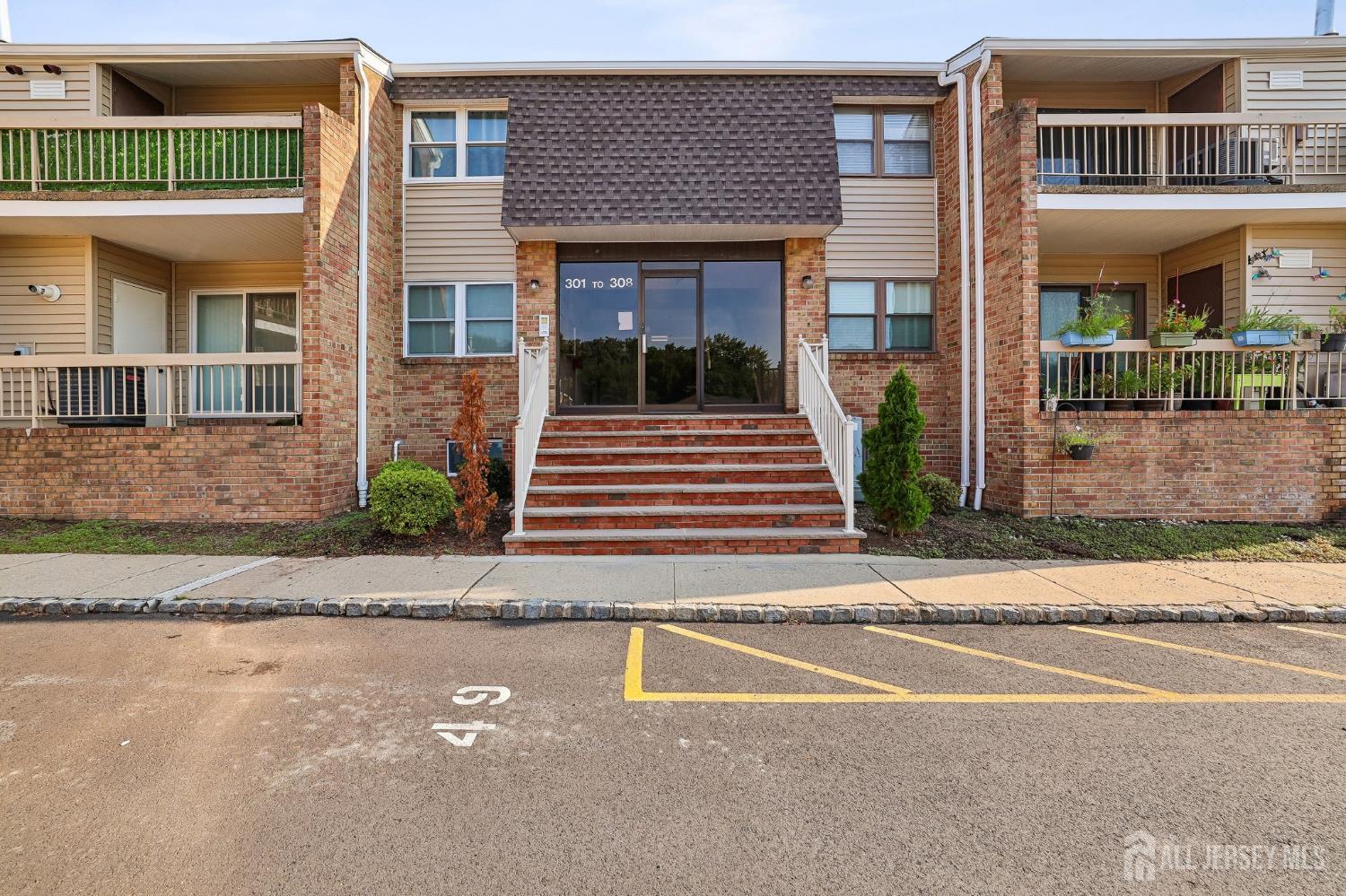 9th image of 307 Sharon Garden Ct, Woodbridge, NJ 07095 | MLS# 2702944R