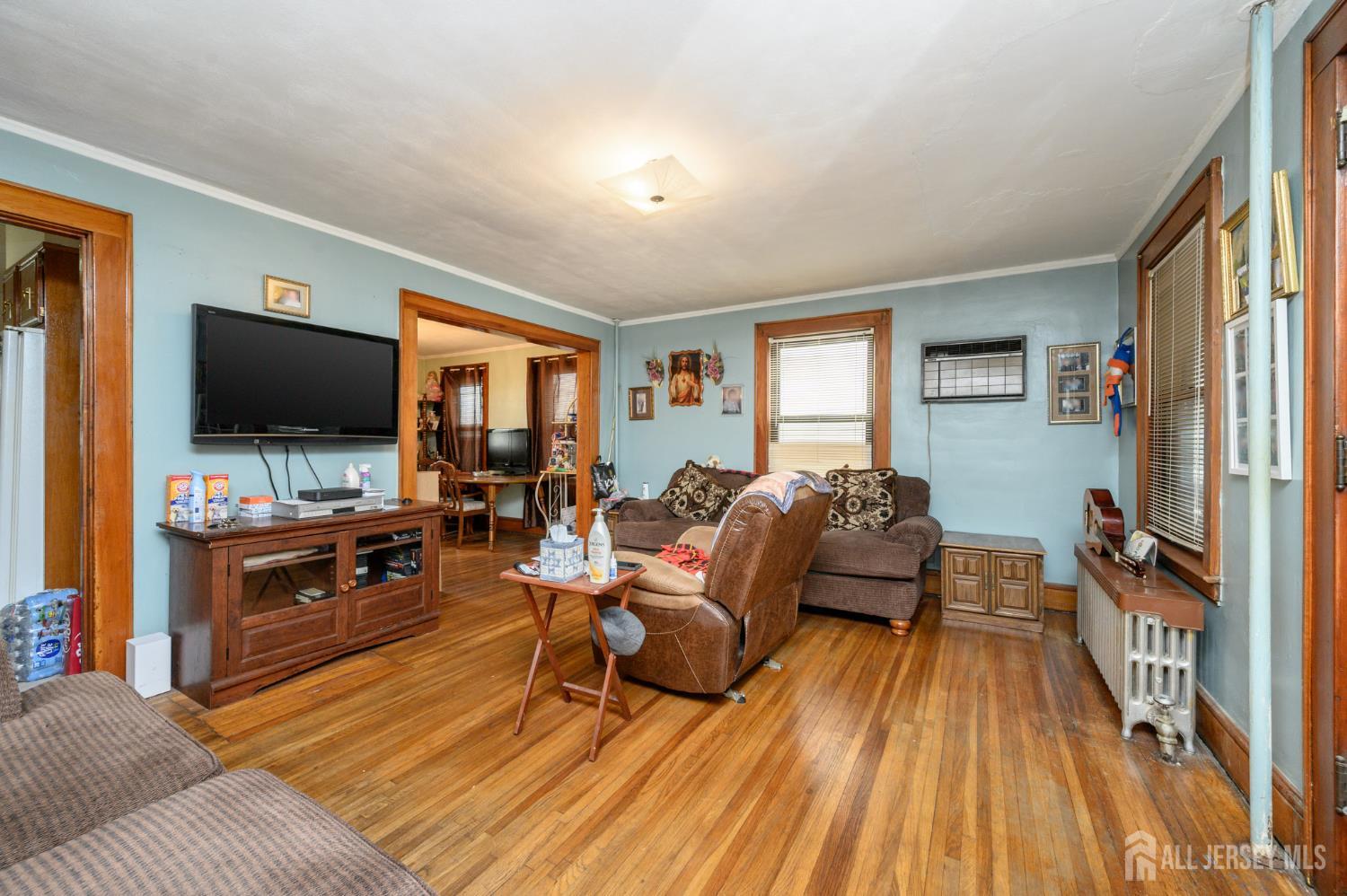 Listing photo 6