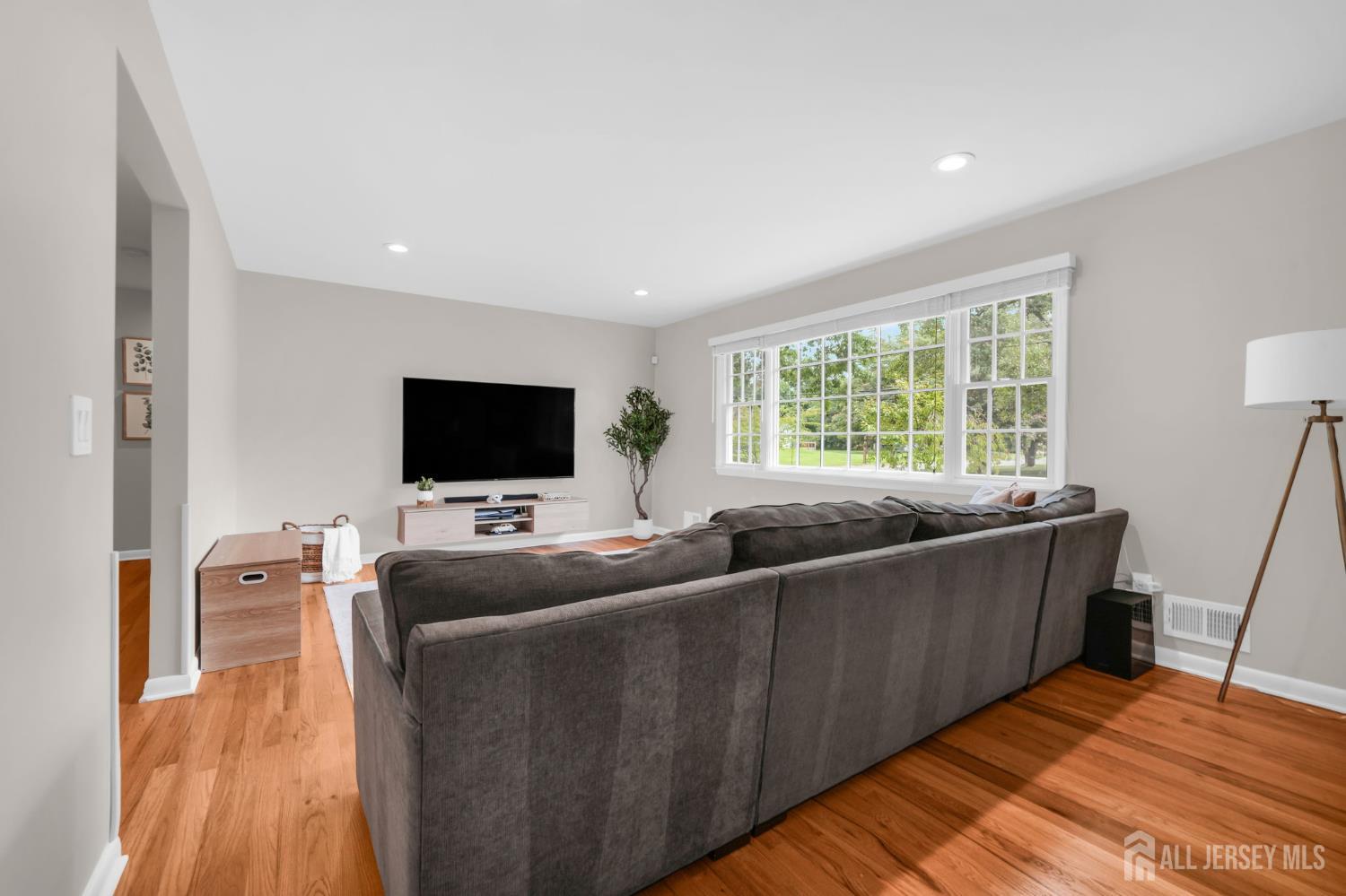 5th image of 76 Seymour Ter, Piscataway, NJ 08854 | MLS# 2702614R