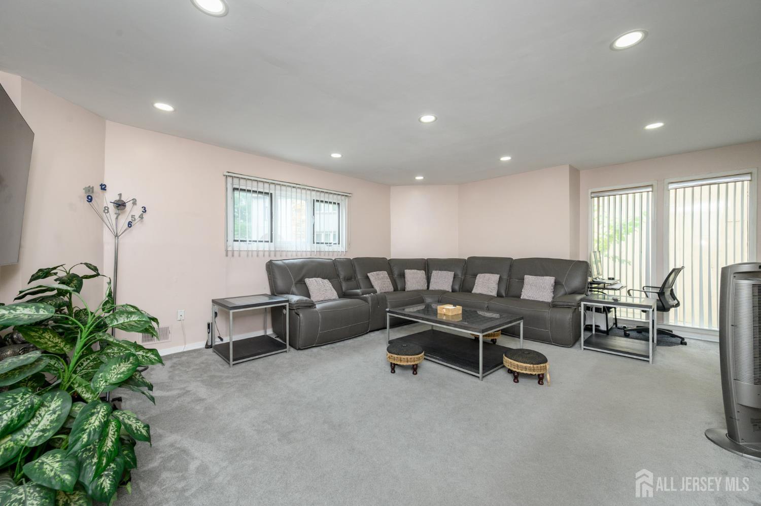 4th image of 190 Goldmine Ln, Old Bridge, NJ 08857 | MLS# 2702942R