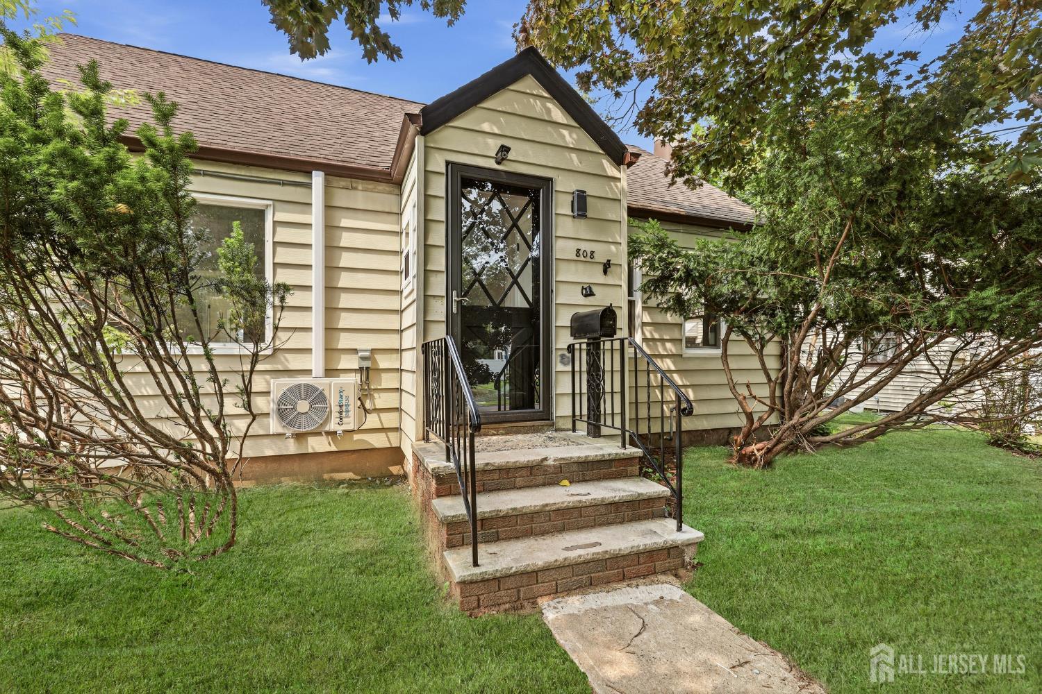 5th image of 808 Tompkins Ave, South Plainfield, NJ 07080 | MLS# 2702989R