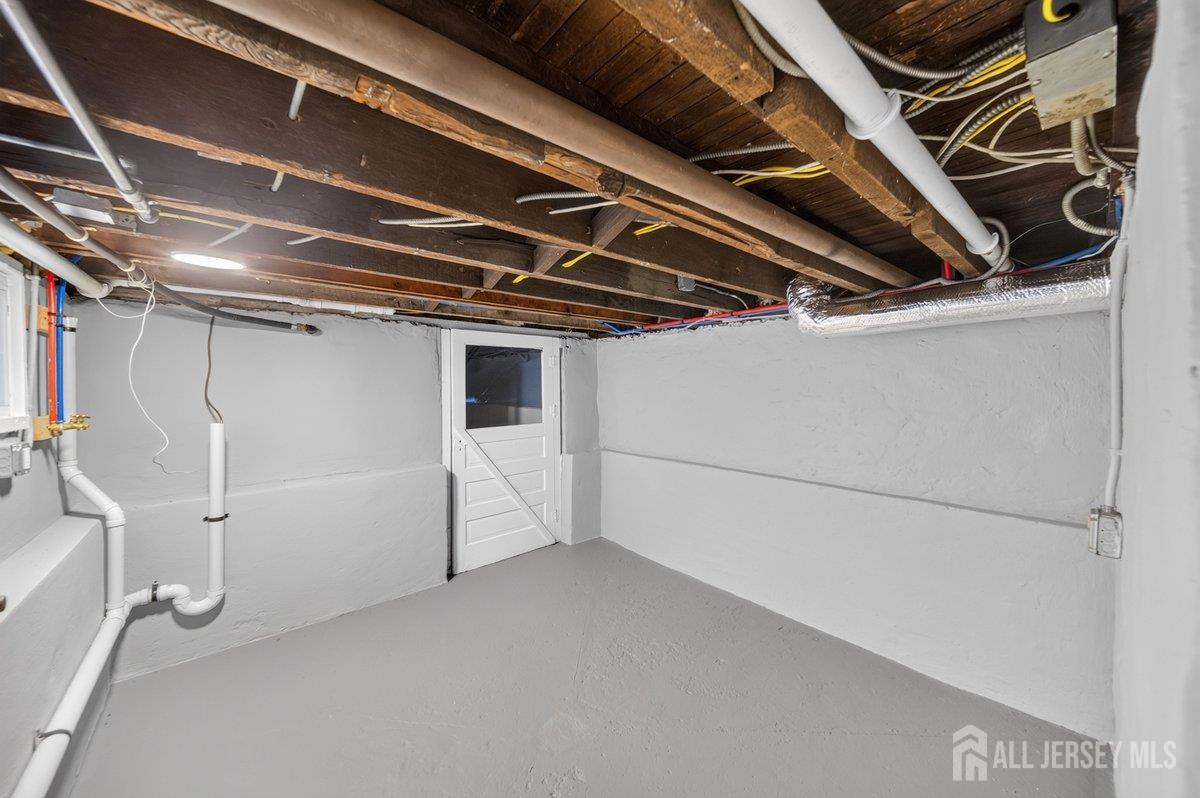 28th image of 184 Green St, Woodbridge, NJ 07095 | MLS# 2702871R