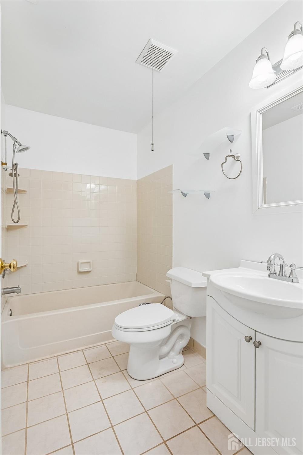 2nd image of 70 Mill Run W, Hightstown, NJ 08520