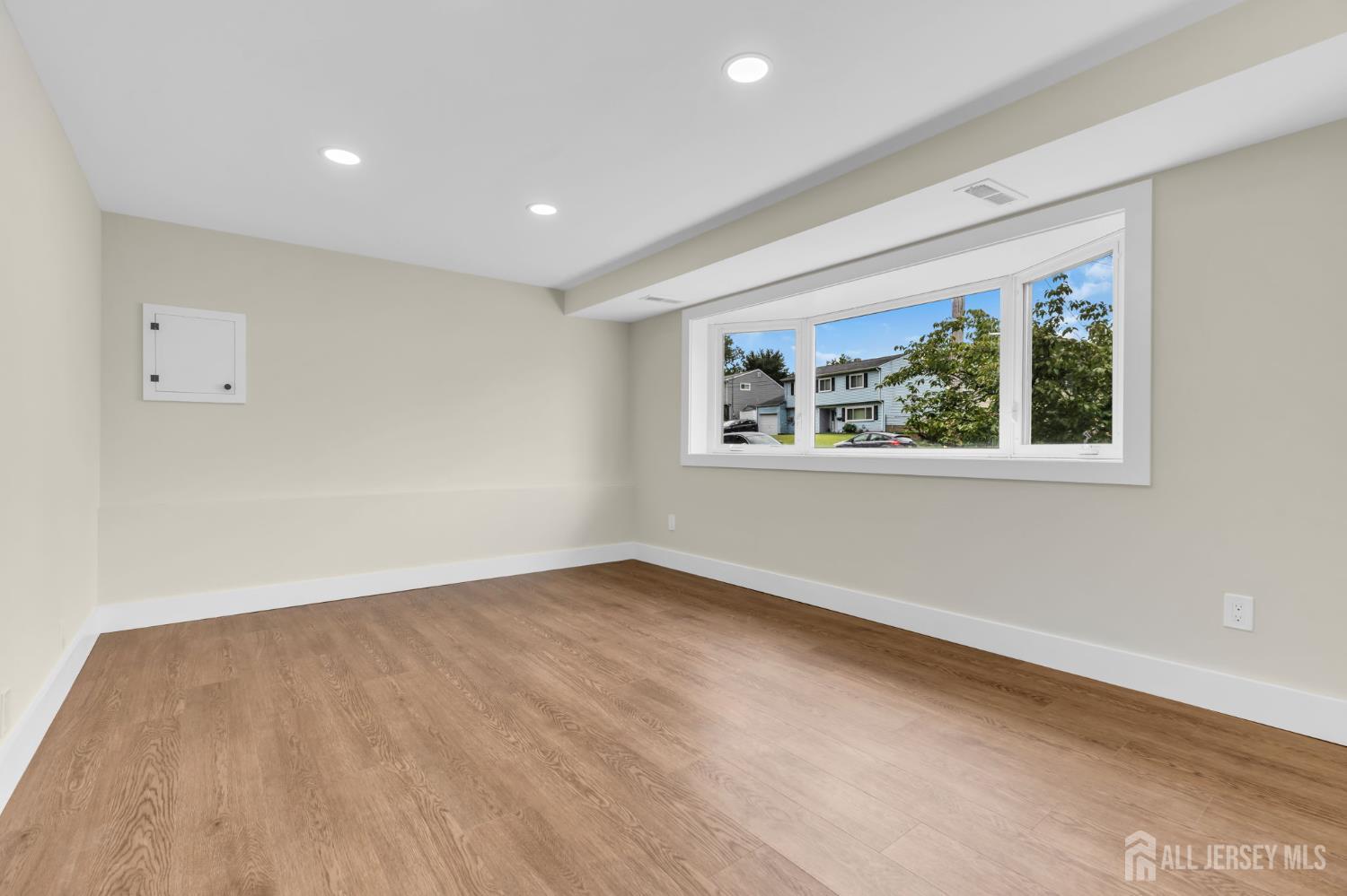 3rd image of 104 Southwood Dr, Old Bridge, NJ 08857 | MLS# 2702948R