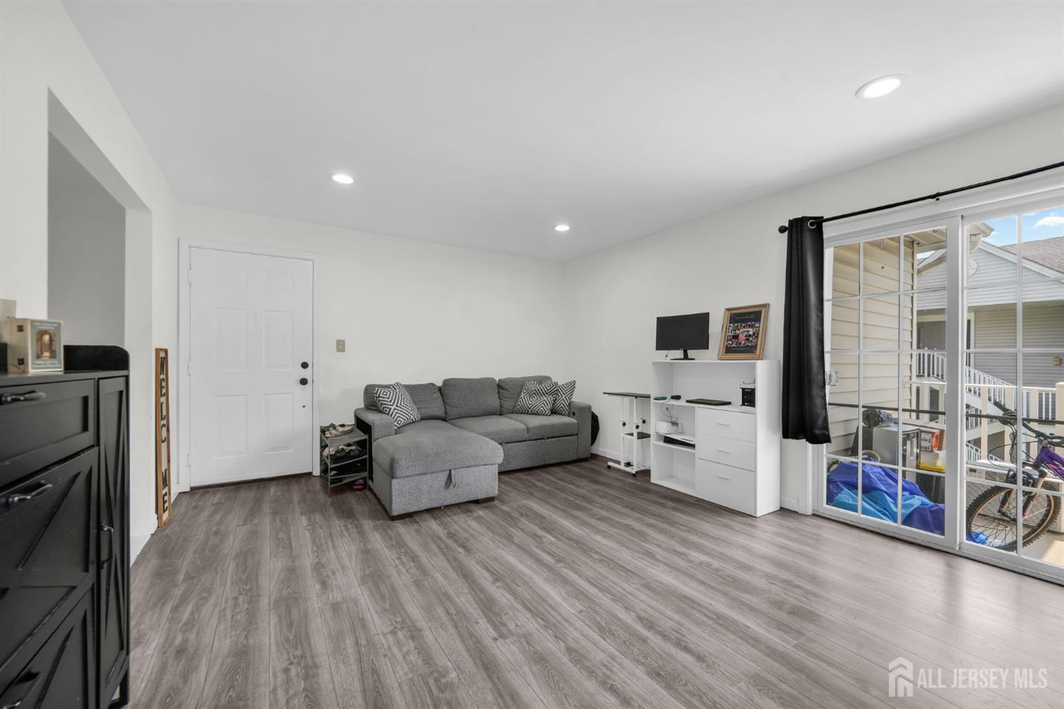 4th image of 19 Pembrook Ave, North Brunswick, NJ 08902 | MLS# 2702759R