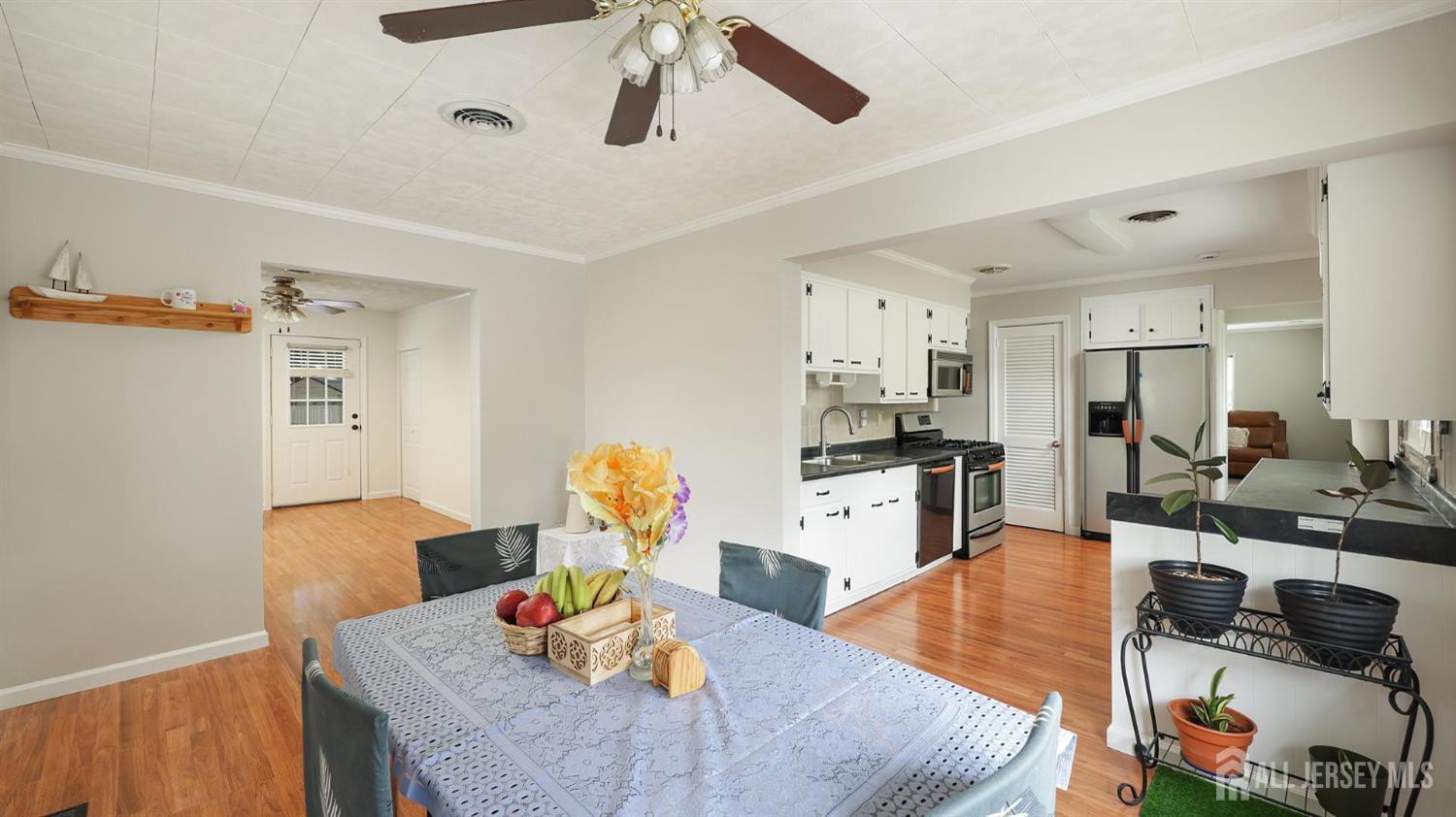 3rd image of 26 Lynn Ave, Middlesex, NJ 08846 | MLS# 2703088R